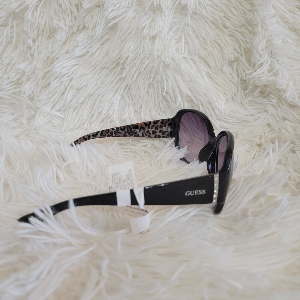 Guess Oversized Oval black sunglasses with inside leopard print - Picture 2 of 3